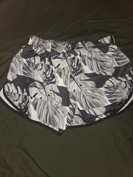 Nike Pants - Nike Womens Dri-Fit Tempo Printed Running Shorts 3" Size Medium